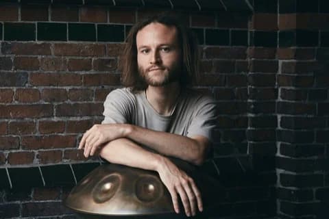 Nils Caspar, Gründer der Handpan Schule des Lebens